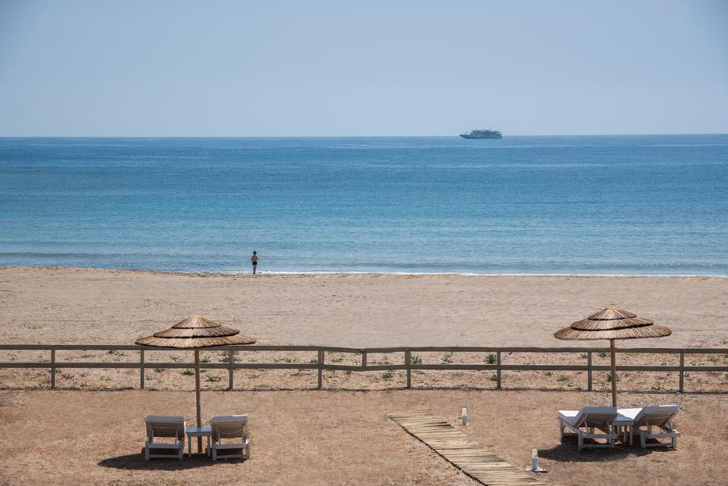 Cedar Bay Beachside Villas 帕琉乔拉 外观 照片